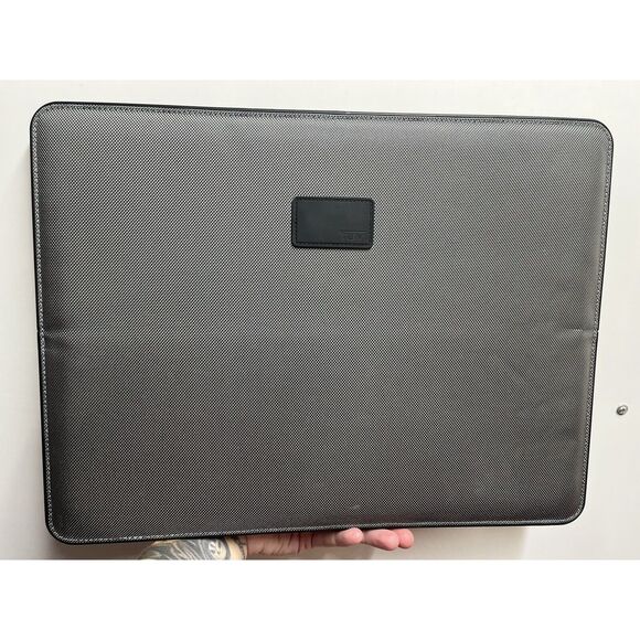 Tumi NEW Slim Solutions Laptop Cover, Grey/Black, One Size Electronics - Picture 4 of 7